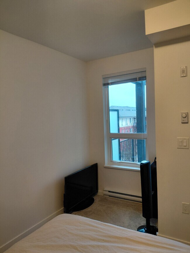 Photo - 621 Regan Av