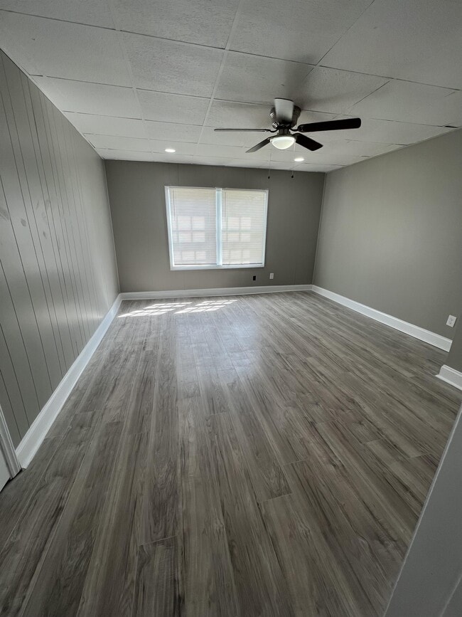 Photo - 414 E Washington Ave