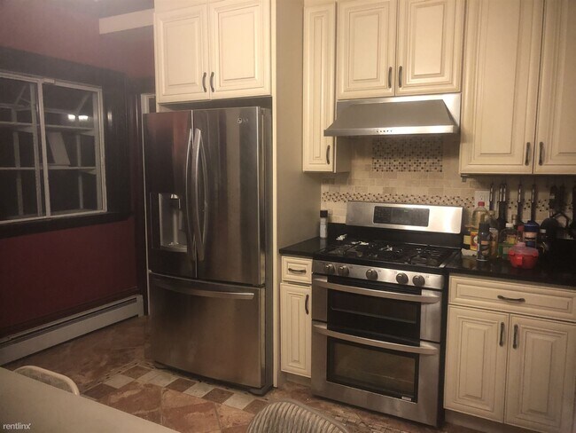 Photo - 6 br, 4 bath Condo - 9 Francis St Apt 2E L... Unit Apt 2E