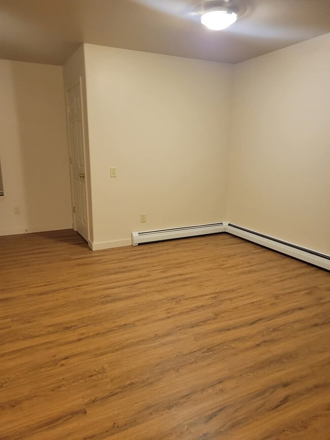 Living room - 104 7th St Unit 2