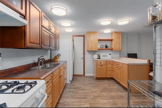 Photo - 600 Koehler Rd