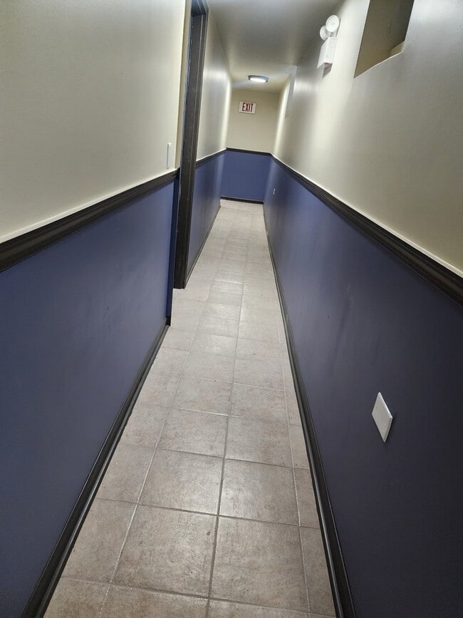 Photo - 3353 W Warren Blvd