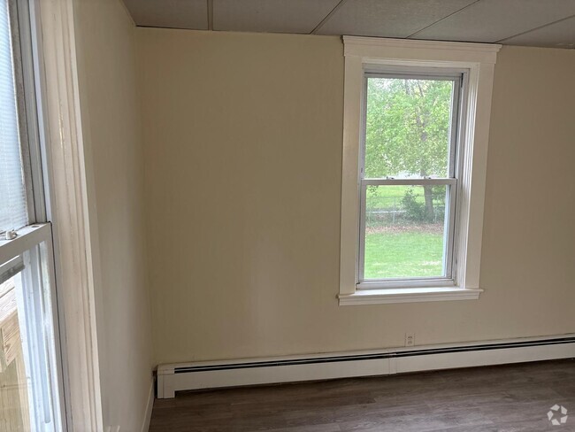 Building Photo - 6 Holstrom Ct Unit Apt 2