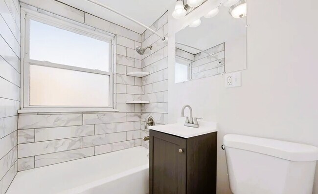 Photo - 50 E 37th St