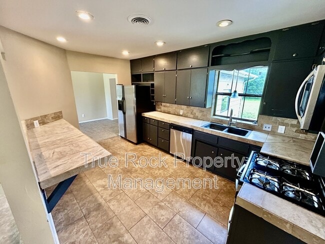 Photo - 1827 S Broadway Blvd