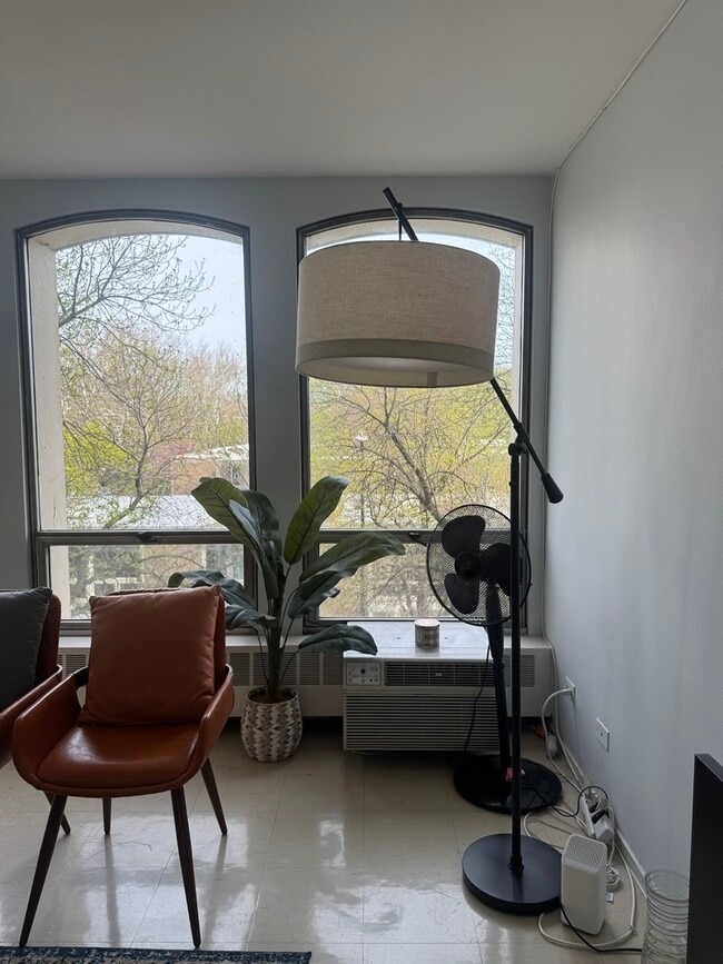 Photo - 1401 E 55th St