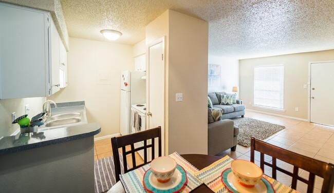 Photo - 1 bedroom in Houston TX 77002 Unit # 53