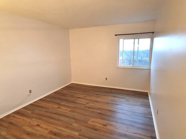 Master Bedroom - with walk-in closet - 20333 Detroit Rd Unit 511