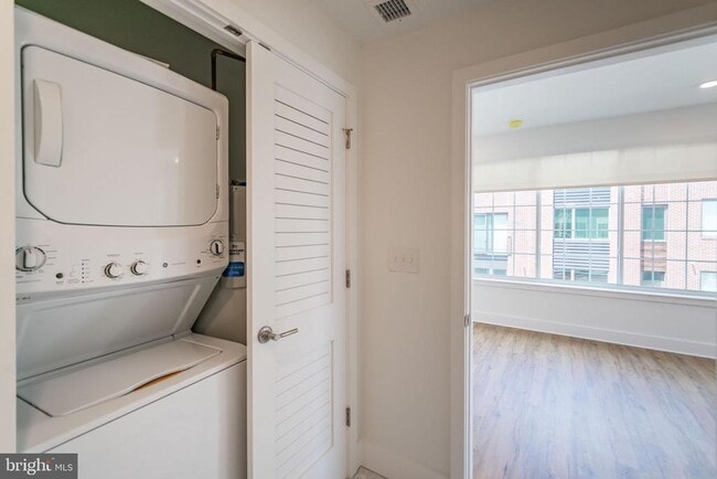 Photo - 2101 Washington Ave Unit 354