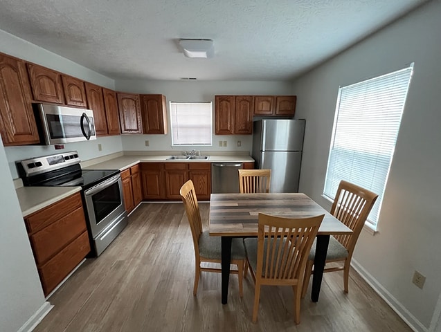 Photo - 100 W Sycamore St