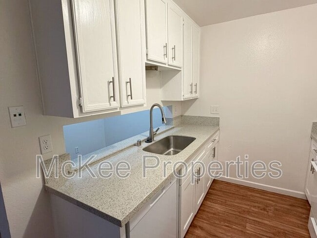 3028 Juniper St Unidad 2