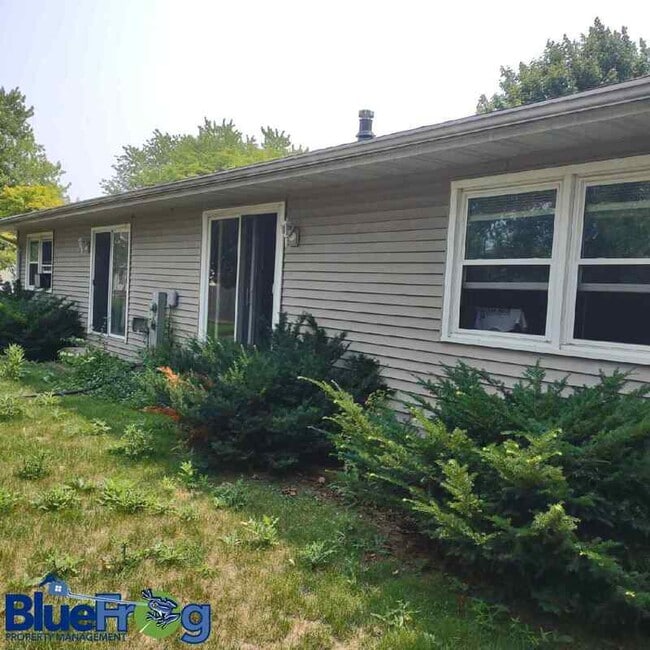 Photo - 1208-1210 Grove St