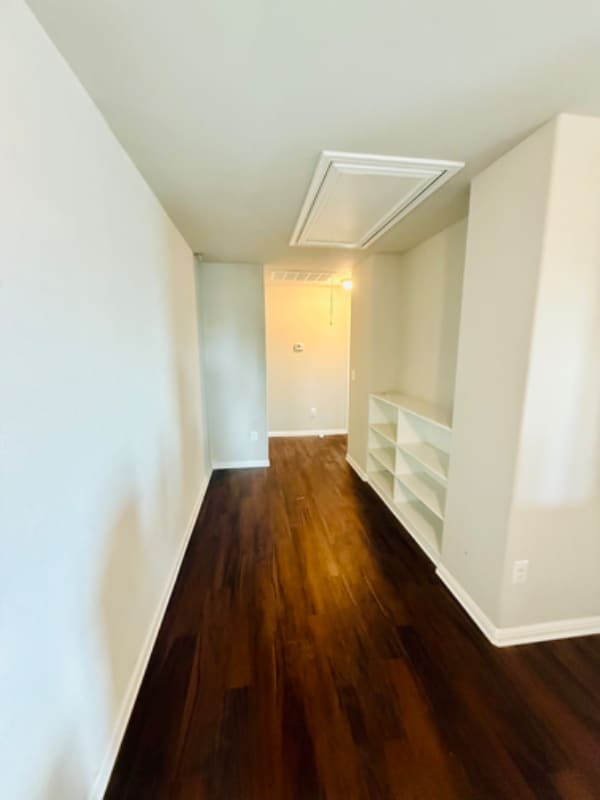 Photo - 400 Eagle Brook Ln