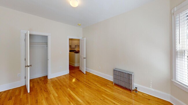 Photo - 2 Bedroom Split on Beacon St. No brokers F...