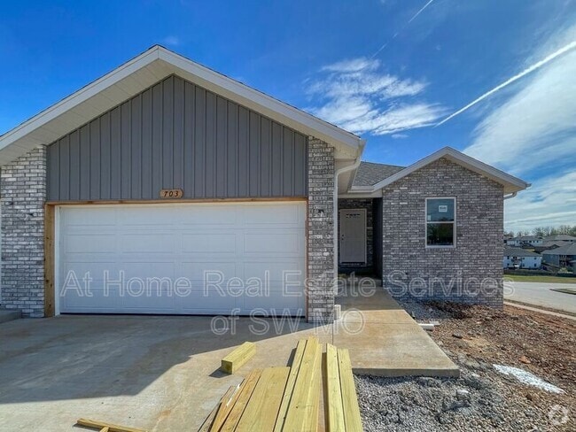 Building Photo - 704 Watermill Cir Rental