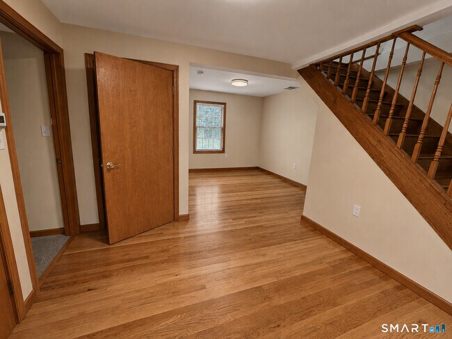 Photo - 505 E Main St
