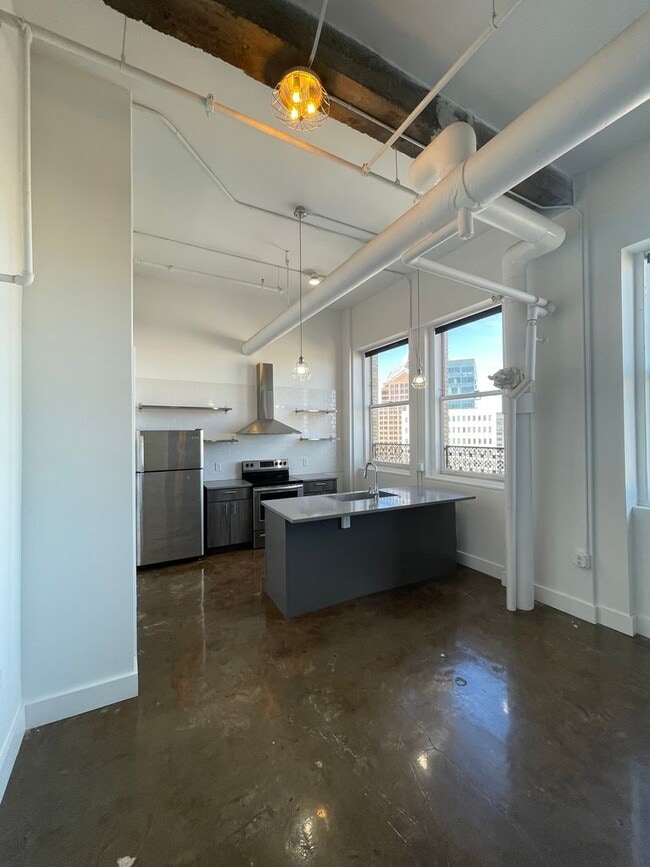 Photo - The Columbus Building