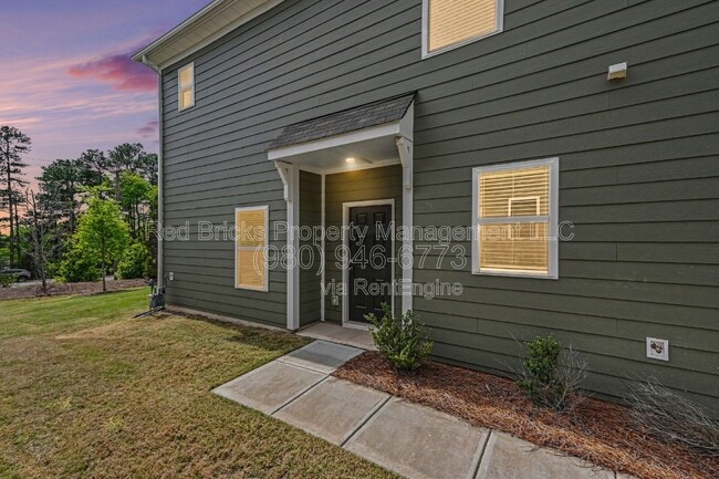 Building Photo - 2785 Yeager Dr NW