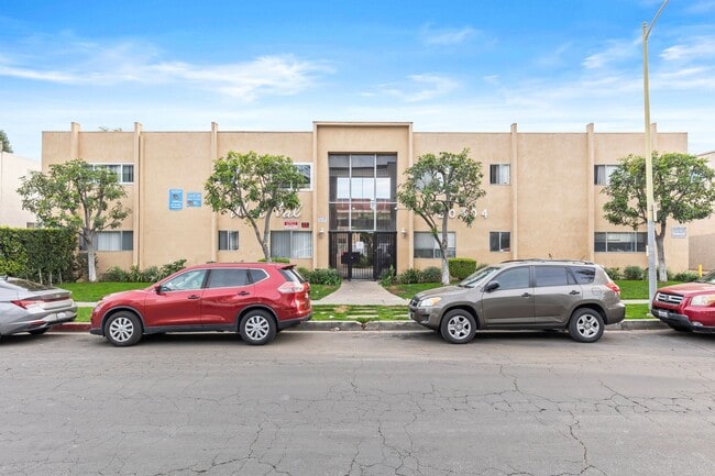 Photo - 20404 Cohasset