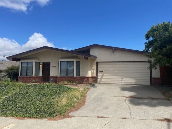 Building Photo - 4 Bedroom House In Laguna Lake Area