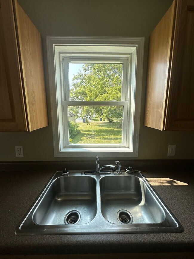 Photo - 910 5th Ave SE