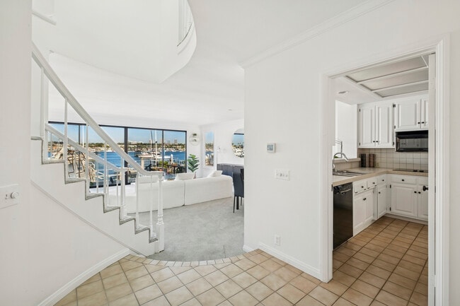 Photo - 1214 E Balboa Blvd