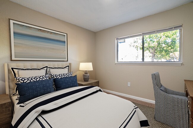 Lago Bello Apartment Homes