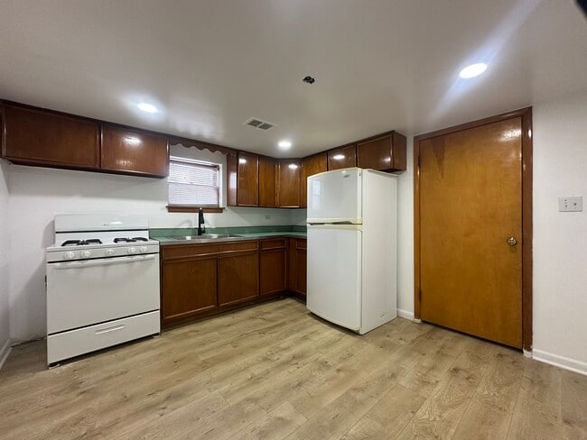 Photo - 3000 N Austin Ave