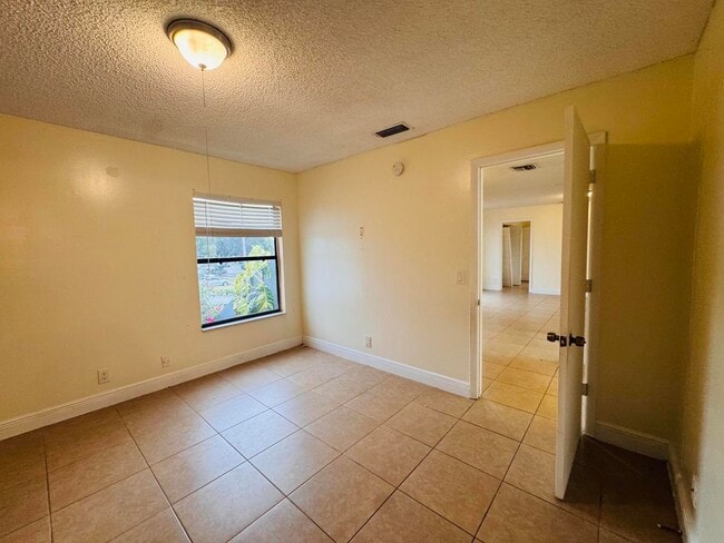 Photo - 7 Crossings Cir