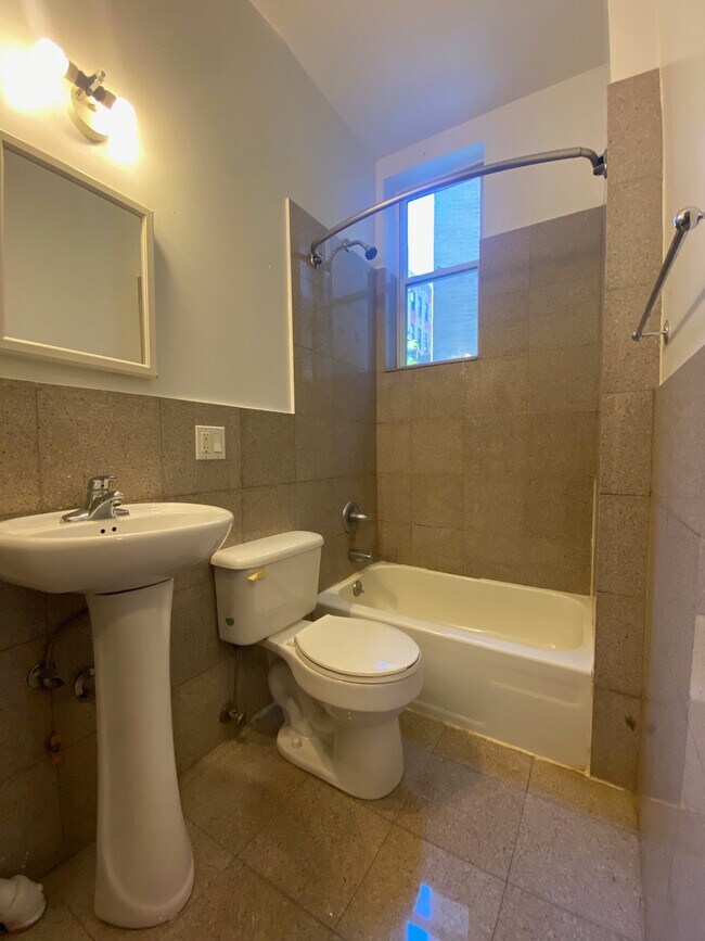 Bathroom - 852 Amsterdam Ave Unit 2n