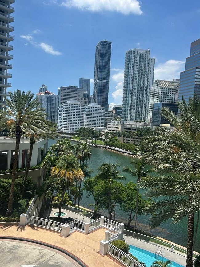 Photo - 901 Brickell Key Blvd Unidad 702
