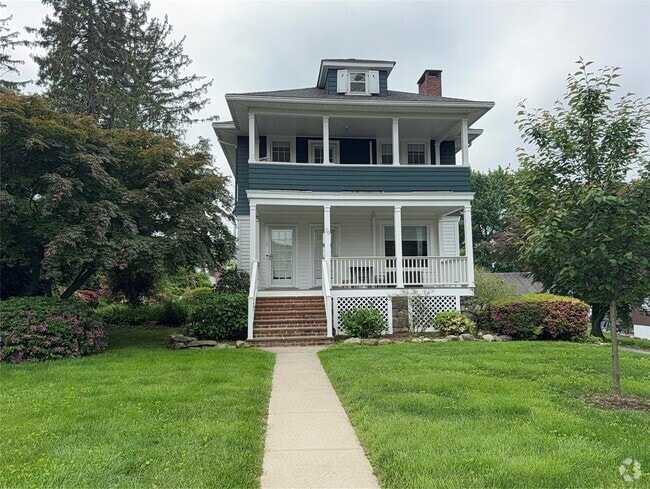Building Photo - 36 Grand Avenue Blvd Unit 1 Rental
