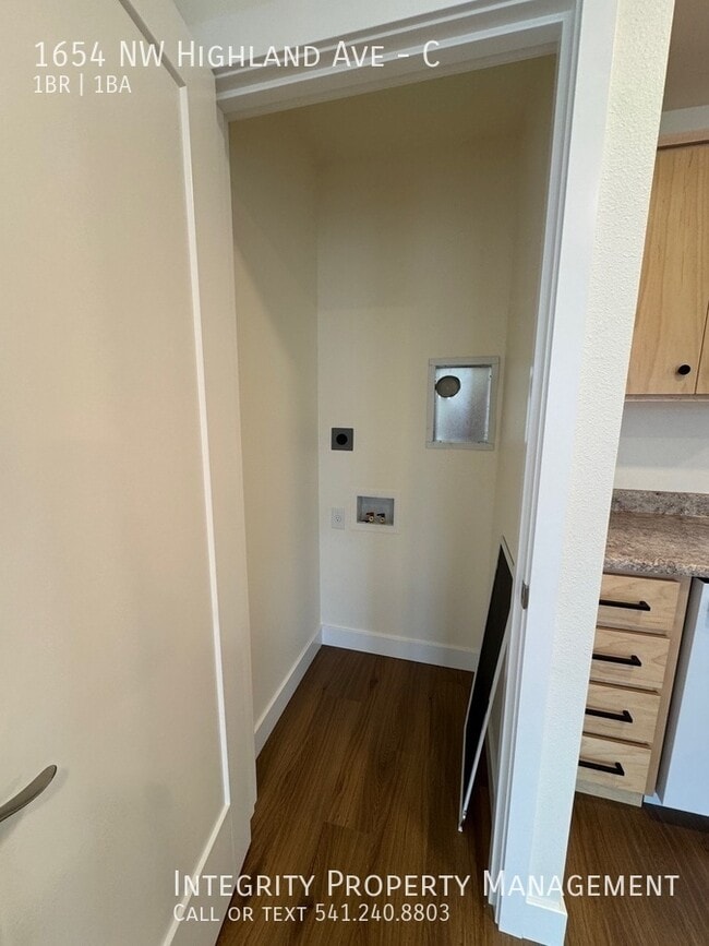 Photo - 1654 NW Highland Ave Unit C