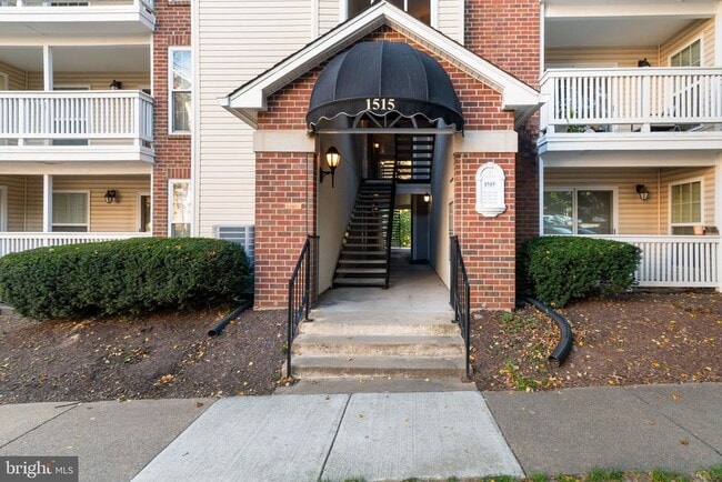 Building Photo - 1515 Lincoln Way Unit 203B