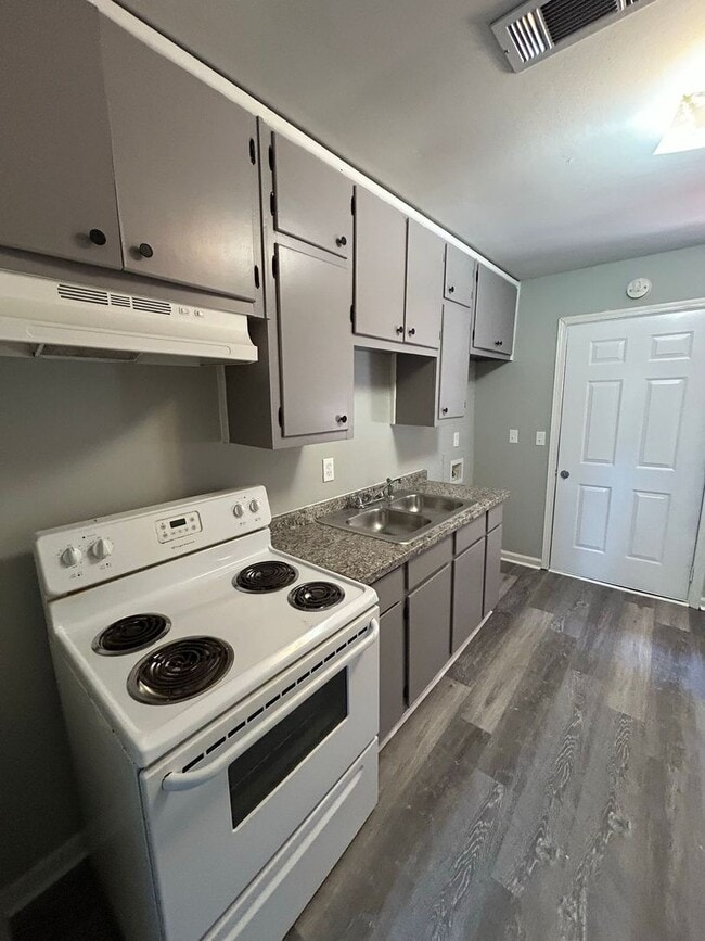 Photo - Apartment in Carrollton City Limits with a...
