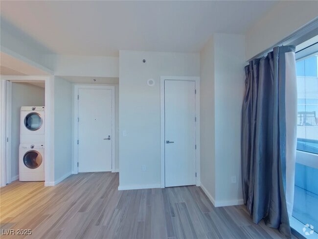 Building Photo - 4471 Dean Martin Dr Unit 2209 Rental