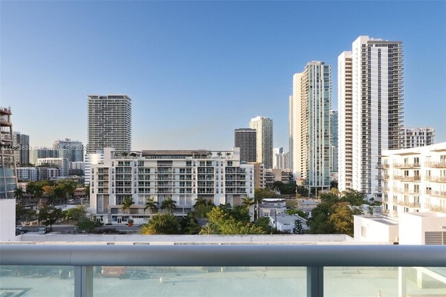 Building Photo - 333 NE 24th St Unit 708 Rental