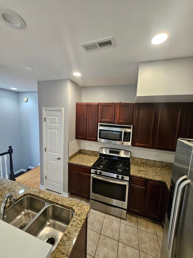 Photo - 736 S Kedzie Ave Unit 2