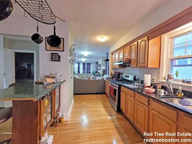 Photo - 37 N Crescent Circuit Unit 1