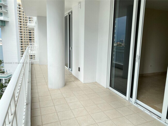 Photo - 801 Brickell Key Blvd Unidad 1510