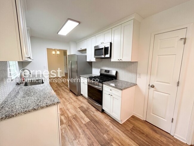 Photo - 323 N Briar Ridge