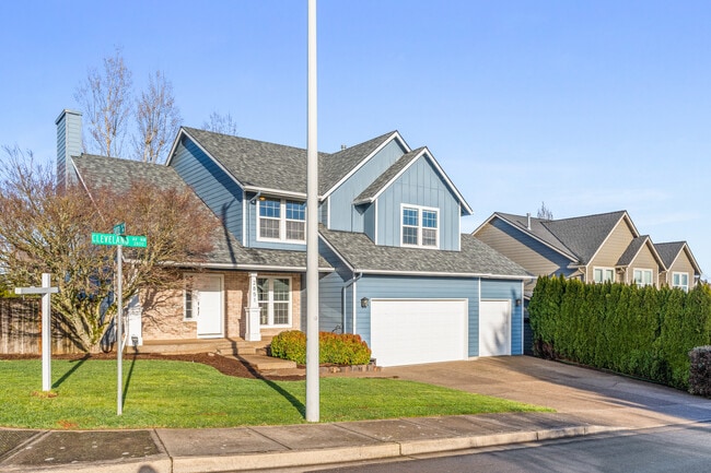 Photo - 2851 Cleveland Ave NW