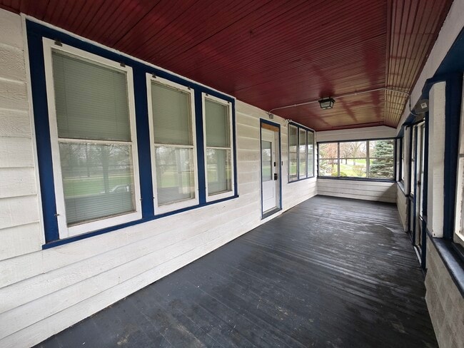 Photo - 249 E Park Blvd