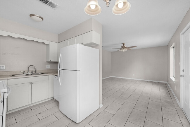 Photo - 131 Bayou View Dr Unit B