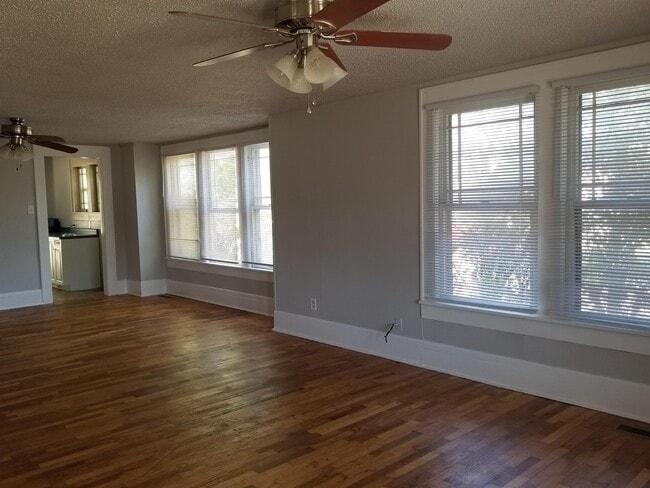 Photo - 702 S Washington St