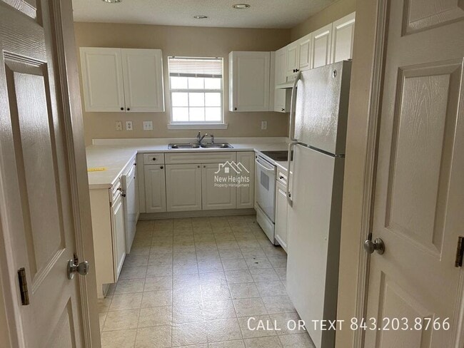 Photo - 9222 Ayscough Rd