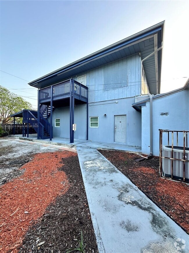 Building Photo - 808 NW 19th St Unit H Rental