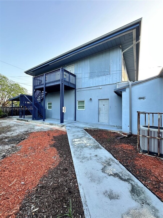 Photo - 808 NW 19th St Apartment Unit H
