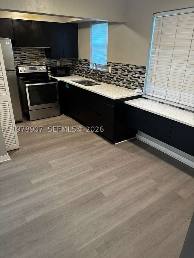 Photo - 2415 Lincoln St Unit 103