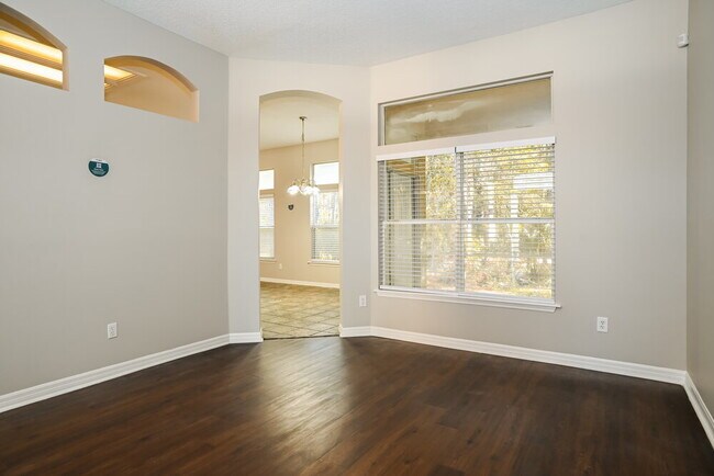 Photo - 241 Maplewood Dr